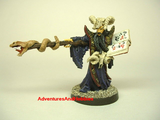 Evil wizard casting spell painted fantasy D&D miniature figure 25 - 28 mm scale front view