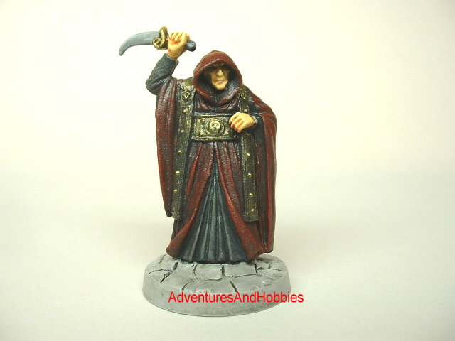 Evil cultist leader with sacrificial dagger for Call of Cthulhu Horror 25 mm painted